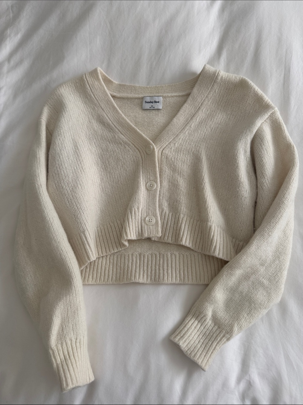 Aritzia Sunday Best Ivory Cropped V-Neck Cardigan